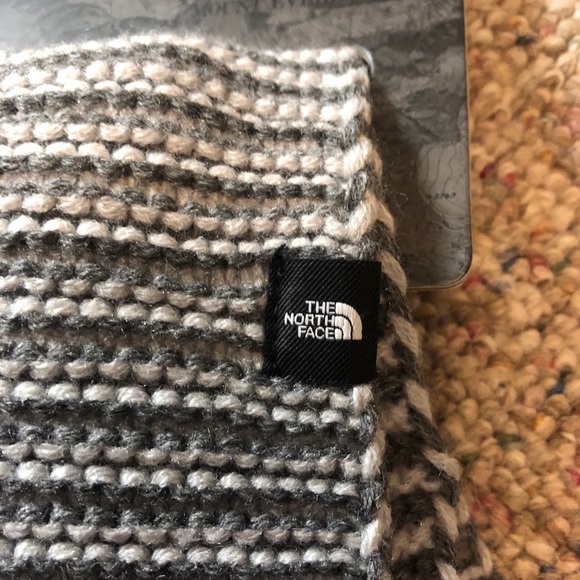 🆕 The North Face Purrl Stitch Scarf - Picture 5 of 12